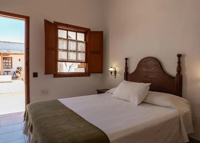 Rural Era De La Corte - Adults Only